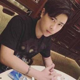 吃瓜直播间爆料娱乐圈吃笋的主播,揭秘直播间的美食诱惑 第1张 吃瓜直播间爆料娱乐圈吃笋的主播,揭秘直播间的美食诱惑 第1张